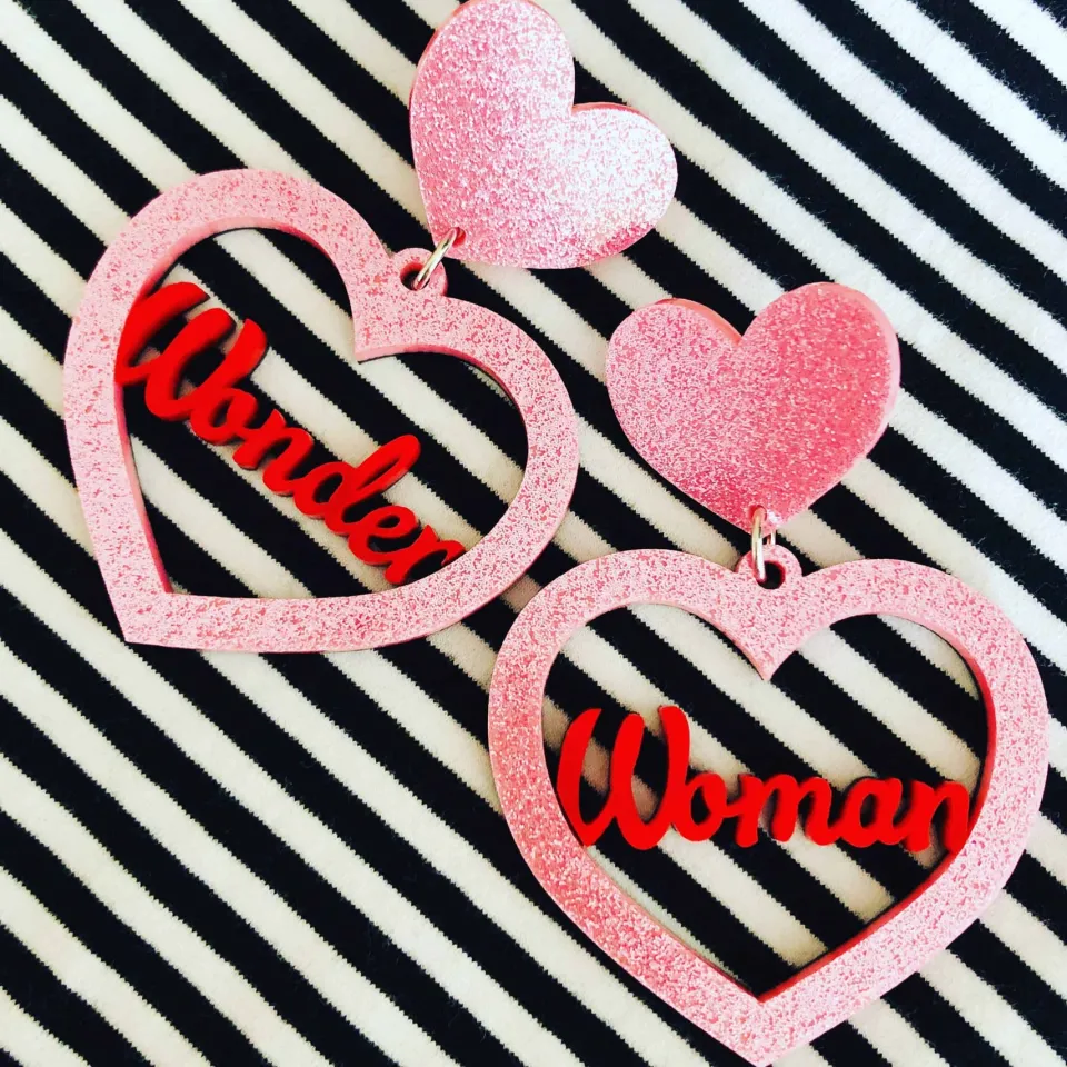 haus_of_dizzy_wonder_woma_0.webp Earrings^Haus Of Dizzy 'Wonder Woman' Heart Earrings