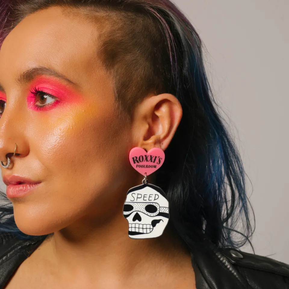 haus_of_dizzy_x_roxxis_po_2-4.webp Earrings^Haus Of Dizzy x Roxxi's Poolroom 'Speed Skull' Earrings